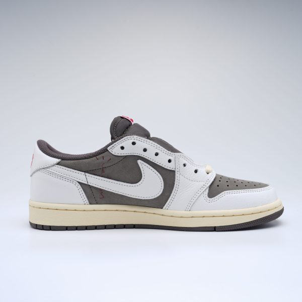 Travis Scott x Air Jordan 1 Low OG SP "Sail and Ridgerock